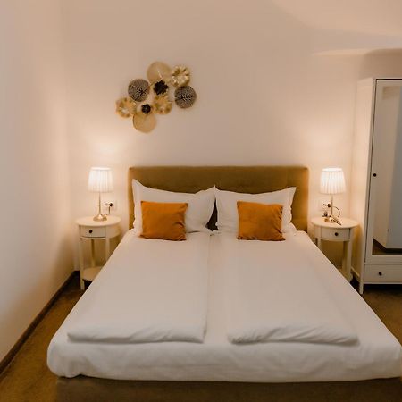La Fontaine Hotel Hunedoara Eksteriør billede