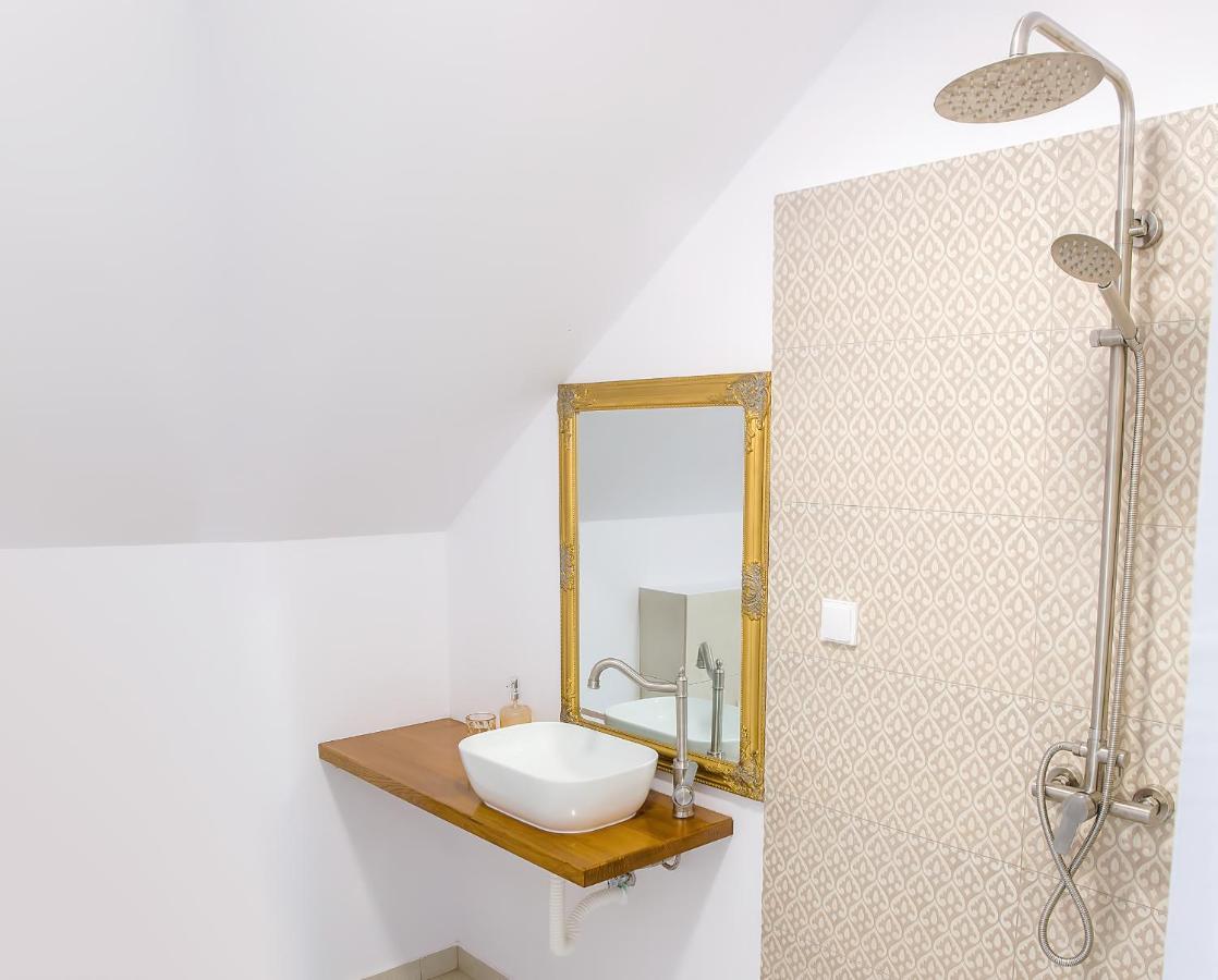 La Fontaine Hotel Hunedoara Eksteriør billede