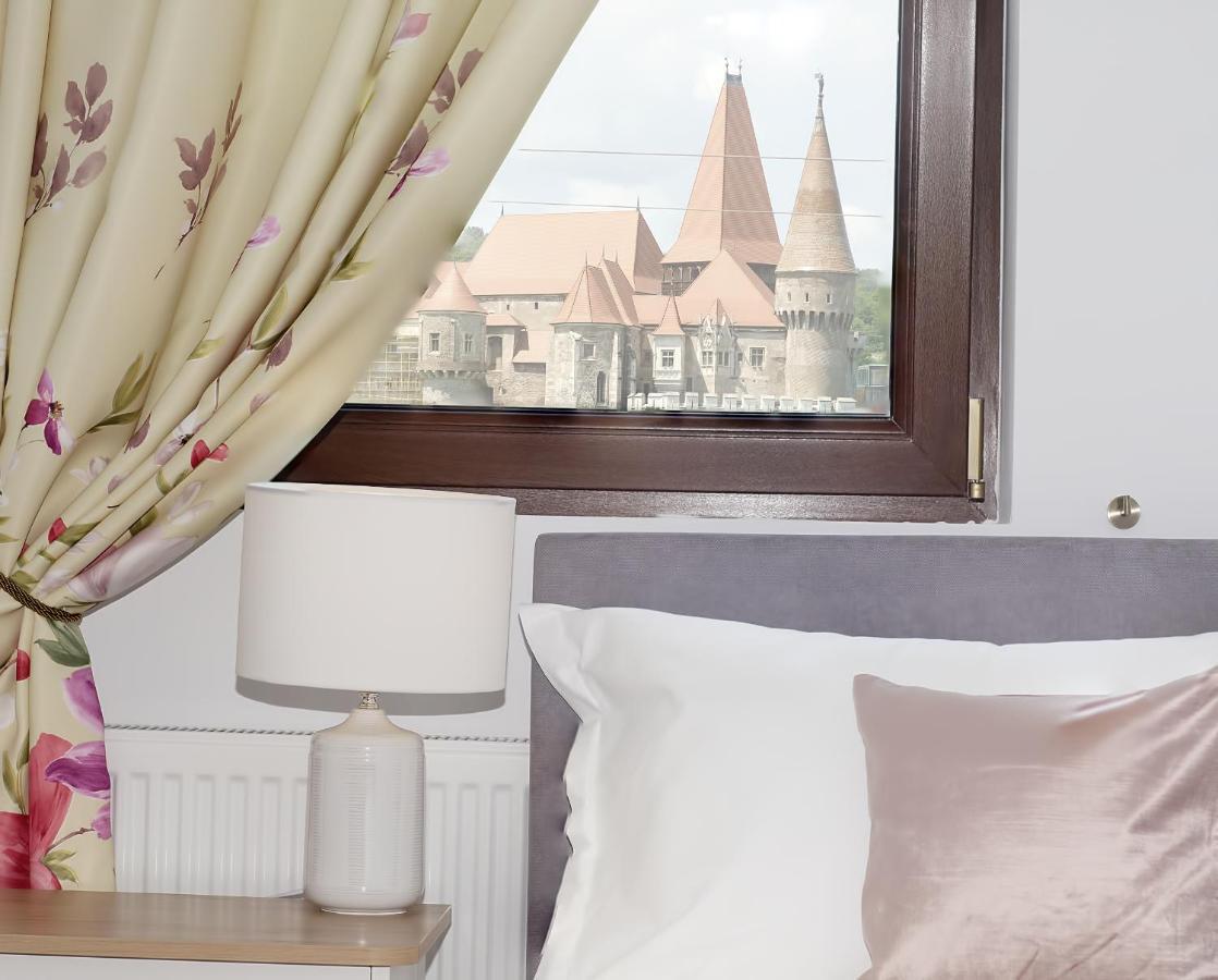 La Fontaine Hotel Hunedoara Eksteriør billede