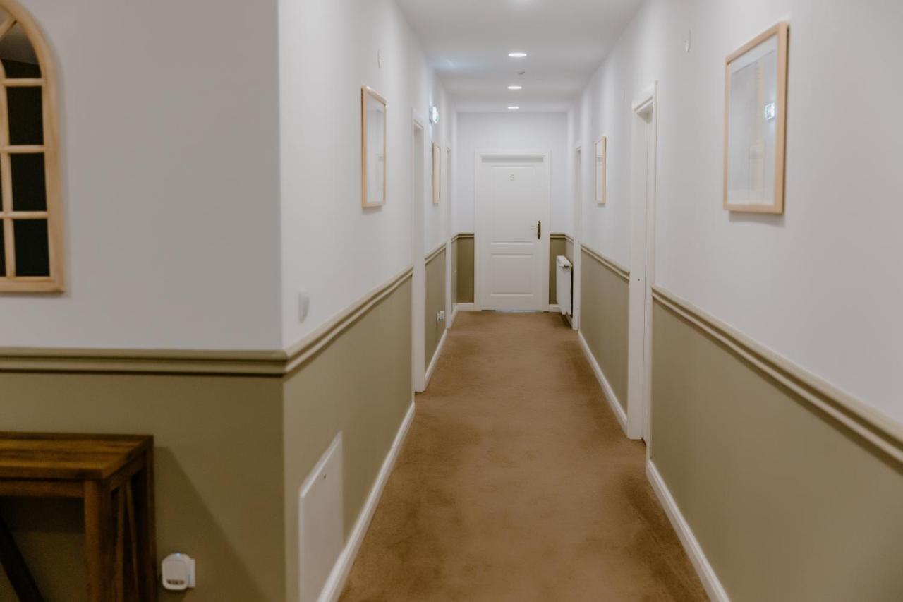 La Fontaine Hotel Hunedoara Eksteriør billede