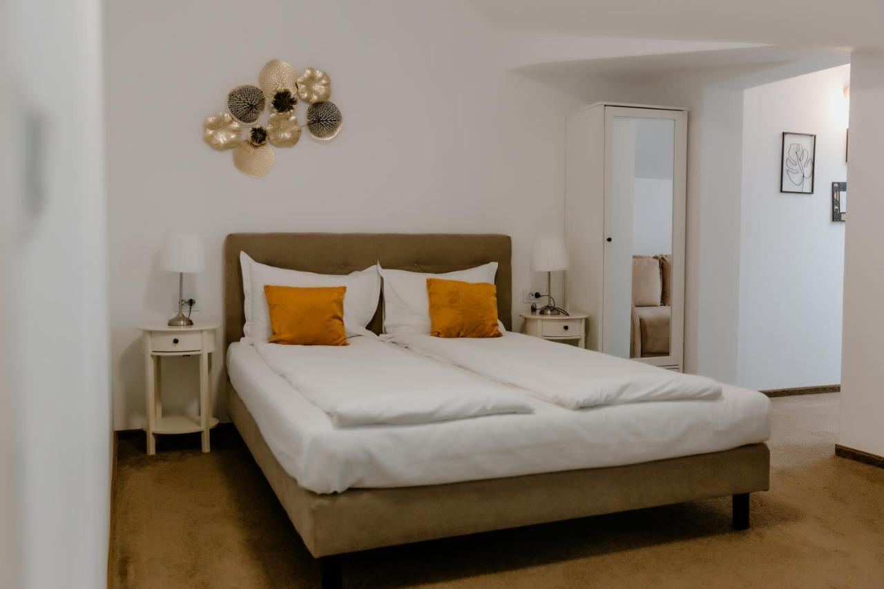 La Fontaine Hotel Hunedoara Eksteriør billede