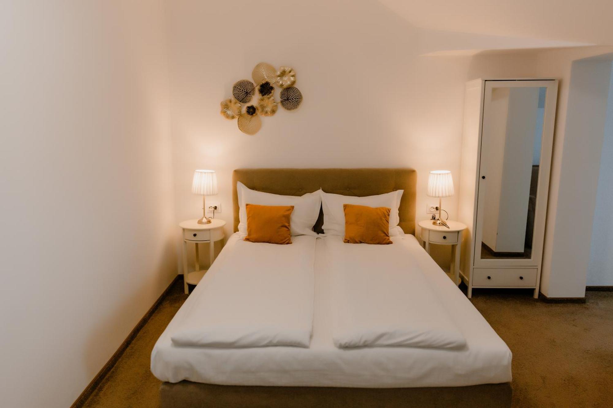 La Fontaine Hotel Hunedoara Eksteriør billede